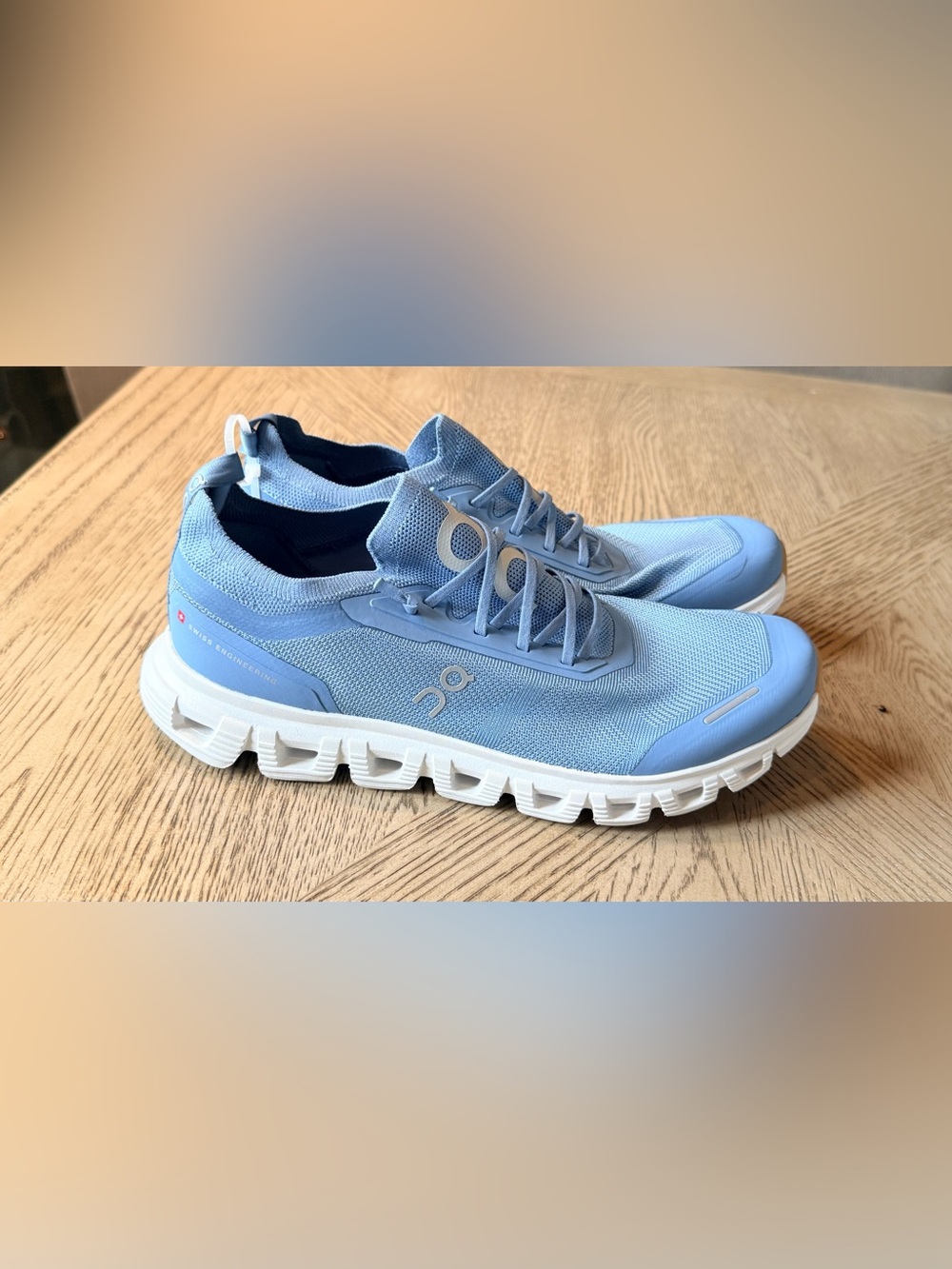 Women's On Running Cloud 6 Versa Light Blue/White Cloud OC Sneakers 9.5 NWOB